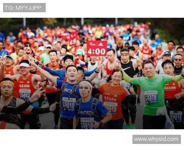 南京城市马拉松点评：攀岩队默契配合展现团队精神与竞技魅力